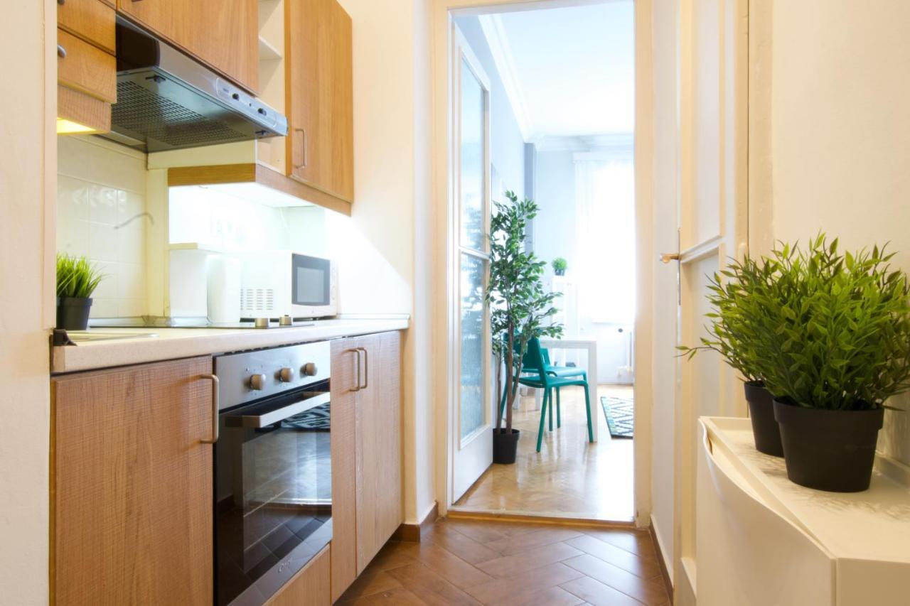 Standard By Hi5 - Asboth 15 * Budapest